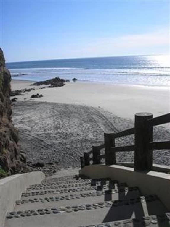 Ferienwohnung 'Luxury Oceanfront Penthouse With Pools, Jacuzzis And Spectacular Ocean Views' Rosarito Exterior foto